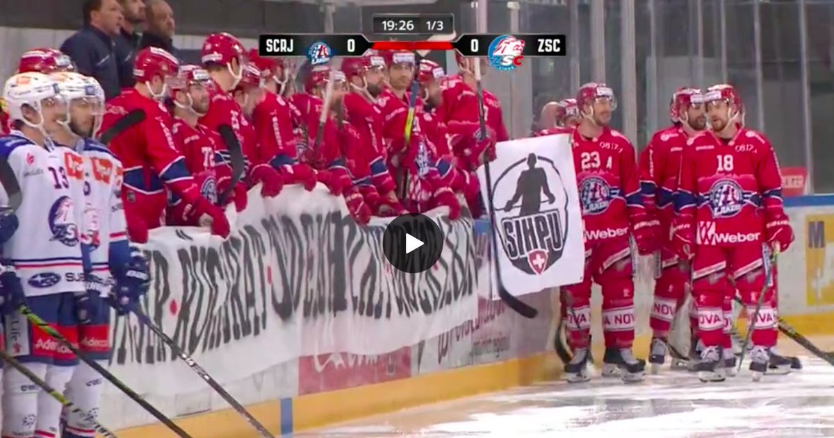 K_Krisztian_'s tweet photo. Alle Protestaktionen im Namen der SIHPU bei den NL-Spielen @HCAP1937 @scbern_news @ehcbiel @FrGotteron @HCDavos_off @official_EVZ @lakers_1945 @zsclions @lausannehc @officialGSHC https://t.co/sHjzHgU7ke