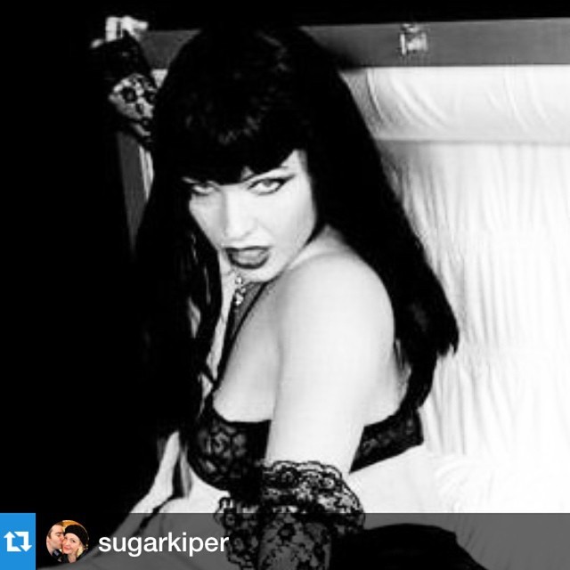 PinupPost's tweet photo. [pinupgram] :: pinup_post :: #pinuppost sugarkiper ・・・ Happy Halloween kids! I'm excited about this one! #xavierphoto https://t.co/C95VCNY31l #pinup #pinuppost #instagrampinuppost instagram https://t.co/Ajk1o4K1s4
