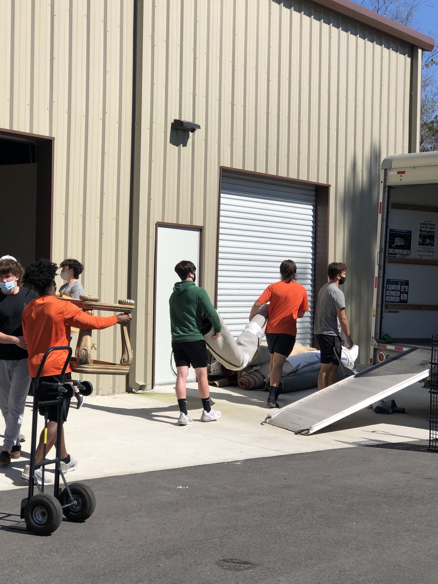 C/O ‘22 donating time and service to Safe Haven today, unloading furniture that will be given the families in need. Great group of players giving back to the community and growing from service of others!! ⁦<a href="/MHSsportszone/">Mandarin High Sports</a>⁩ ⁦<a href="/Activities_MHS/">Mandarin Activities</a>⁩