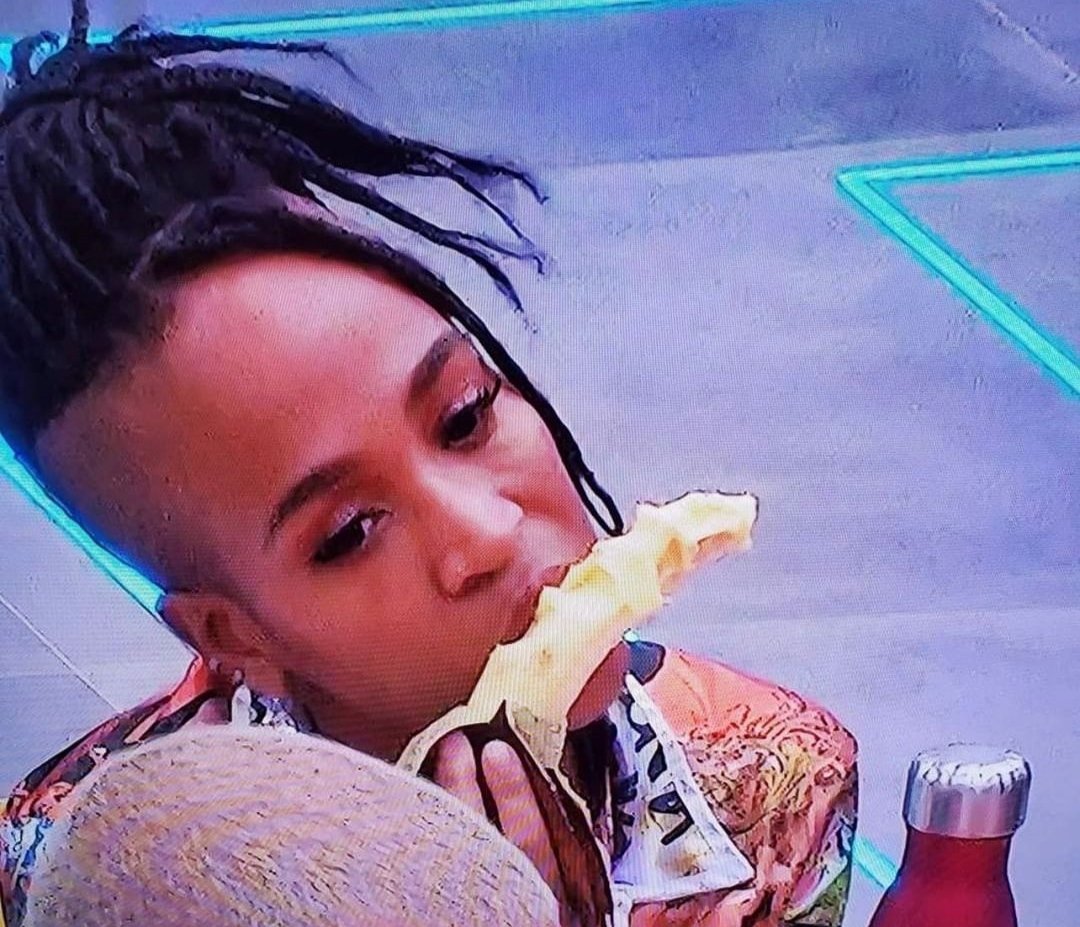 machonauta's tweet photo. Eu nunca deixaria uma mina dessa pegar no meu pau #bigbrother https://t.co/sQJecRNU2F