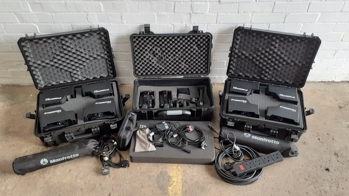 HDHProductions's tweet photo. Today we prepped kit for a photoshoot happening next week.

@HdhTubs

@CanonUKandIE @ChauvetDJ
@manfrotto_uk
#photography #photoshoot #avhire #audiovisual #4K #4k #canon #camerahire #camerakit #lighting #lightinghire #lights #video #videoproduction #videoproduction #events https://t.co/Ap5ttqWg8m