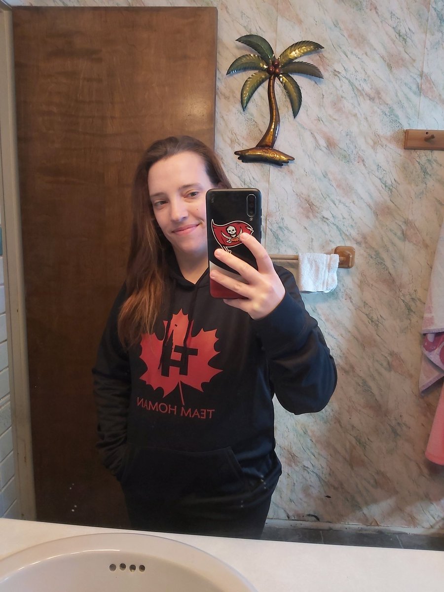 Amberlicious24's tweet photo. Gameday ready!!! Let's gooooo Ontarioooooo!! 🙌❤️🥌 @TeamHoman @RHoman89 @emmamiskew @sarahhwilkes #joannecourtney #SCOTTIES2021 #goldlinefam #curlingisback https://t.co/jWj0sjB8Kk
