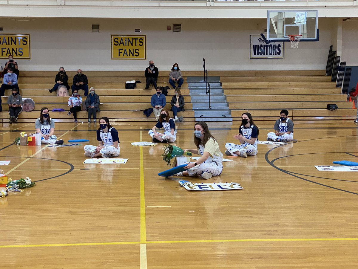 SCAthleticsRVA's tweet photo. SAINTS Swim &amp; Dive wrapped up the season today with a virtual meet and celebration of our 18 seniors! Congrats Class of 2021, we will miss you! @StCatherinesRVA https://t.co/ZygsgvKsBJ