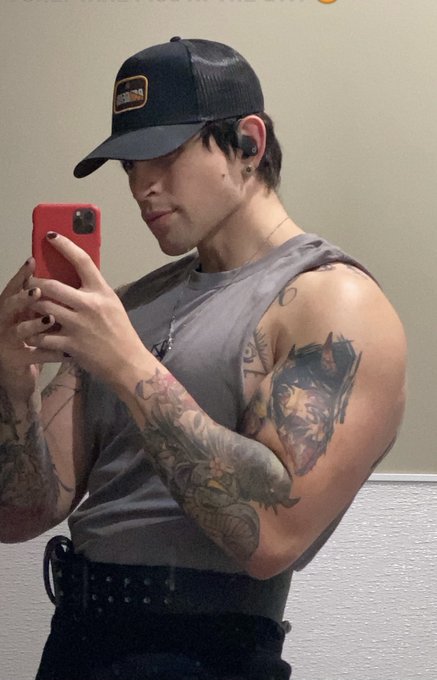 I gym sometimes https://t.co/wEzZXrEmRJ