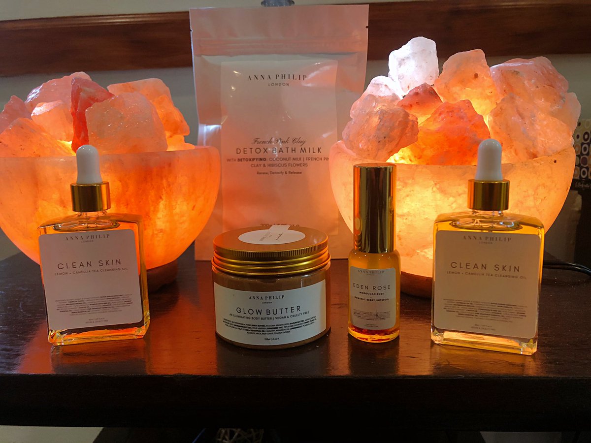 <a href="/AnnaPhilipLdn/">Anna Philip London</a> <a href="/black_mixed/">BLACK mixed w/ BLACK</a>  Im in love with these skincare products,😍.. <a href="/AnnaPhilipLdn/">Anna Philip London</a> you’re the best you skincare product give a great glow on the skin and it’s natural. I will always support black businesses 💜thank you ,for the recommendation .
<a href="/black_mixed/">BLACK mixed w/ BLACK</a>