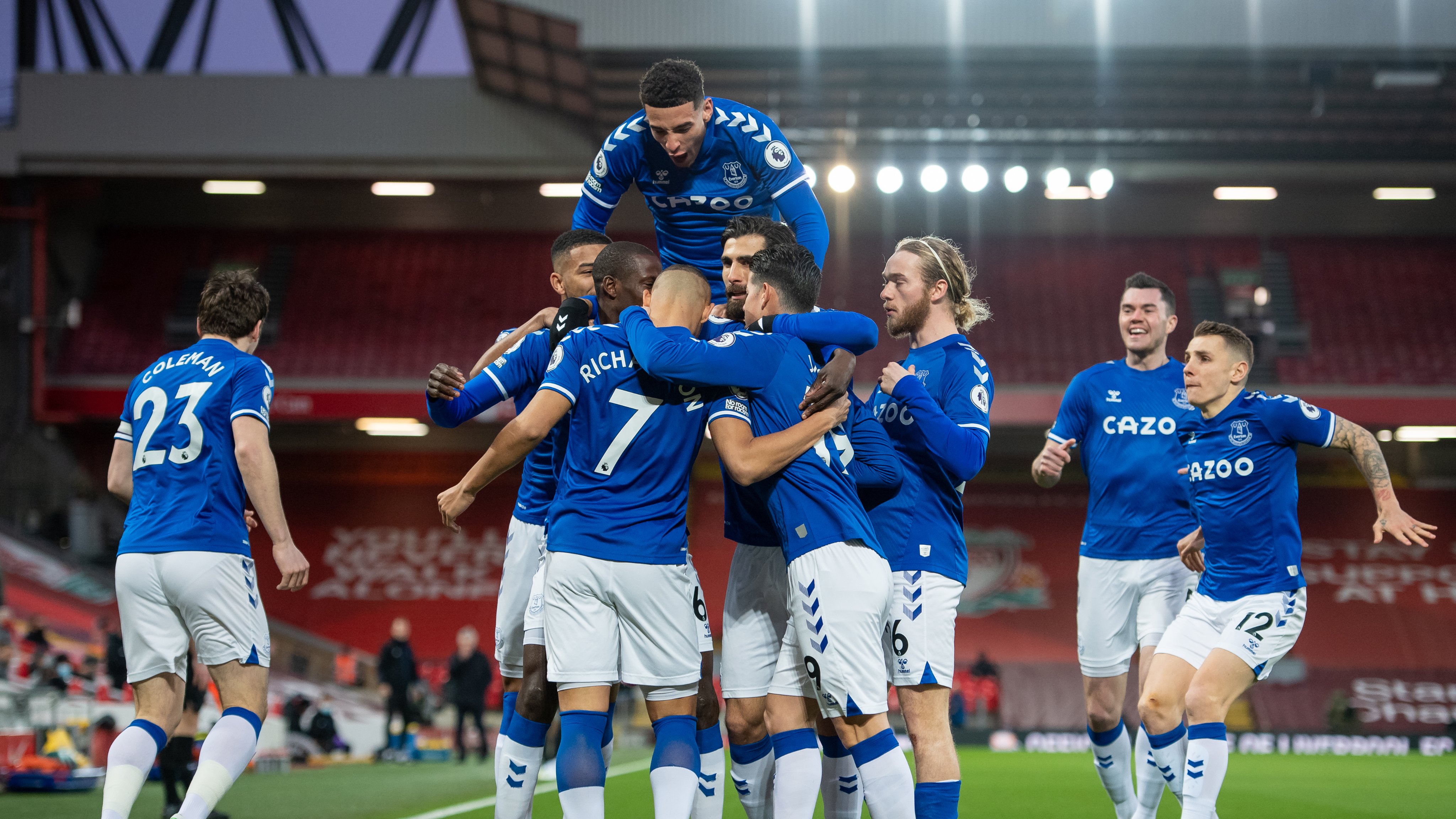 Everton fc twitter deals