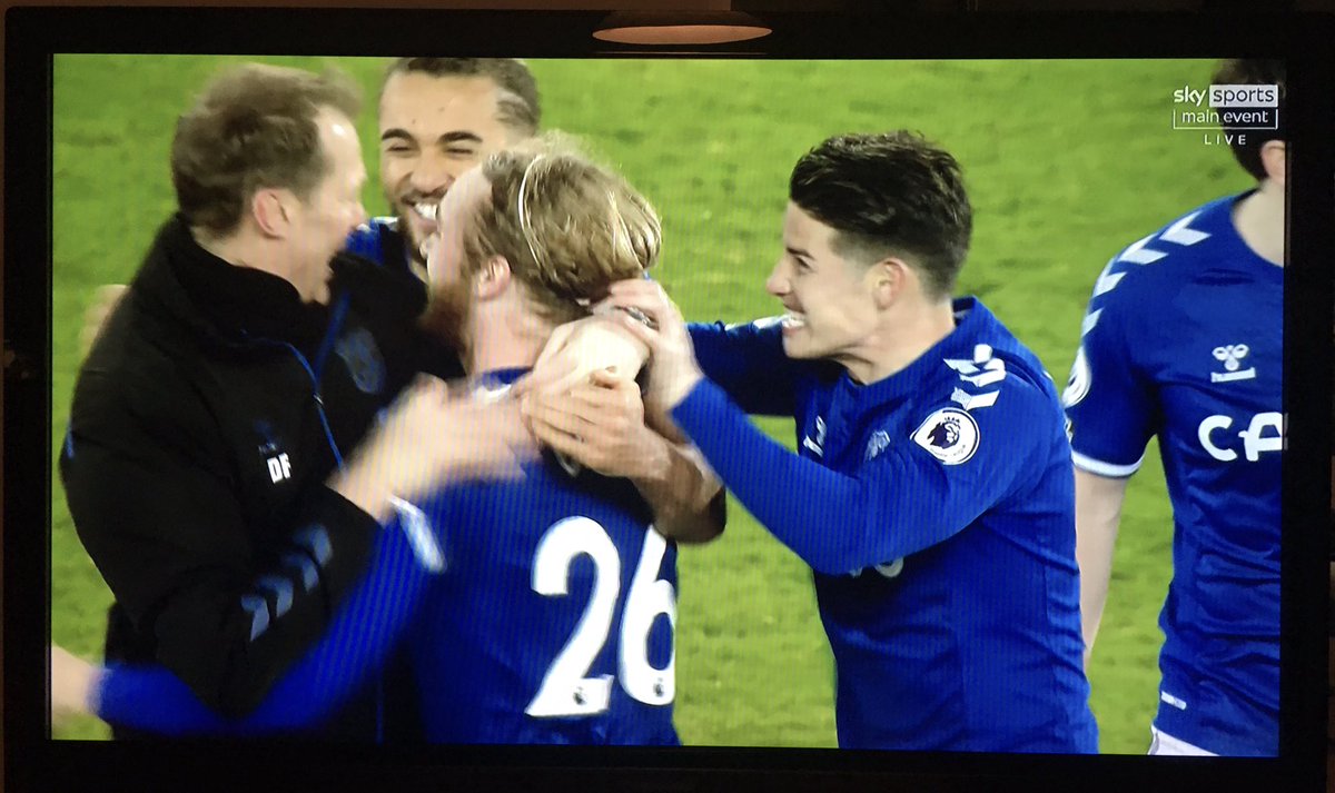 JimWhite's tweet photo. At last! After almost 22 years, @Everton finally win at @LFC!! #MerseysideDerby 0-2 - well deserved! https://t.co/hFWLbNvVxN