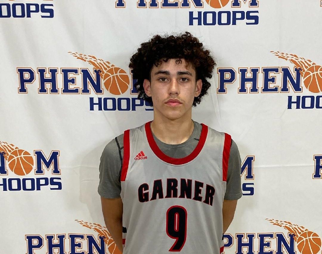 Unsigned Senior Spotlight: 5’10 Manny Sepulveda
#PhenomHoops 

Read: phenomhoopreport.com/unsigned-senio…