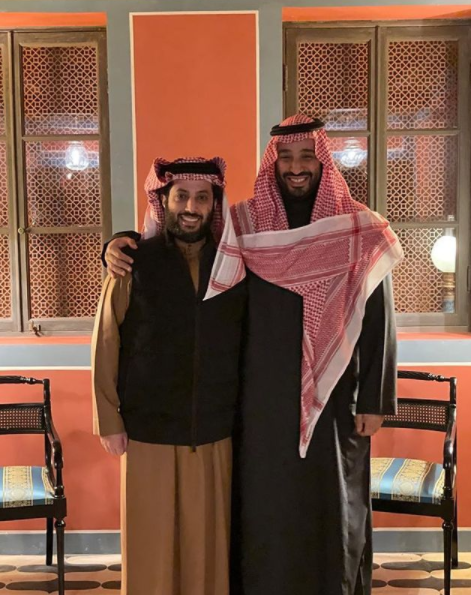 تركى آل الشيخ ينشر صورة تجمعه بولى العهد الأمير محمد بن سلمان.. ويعلق حفظك الله