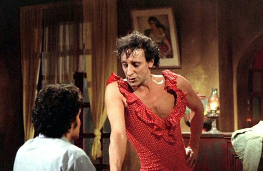 "El Jaibo", "La Manuela" y una filmografía de más de 80 títulos lo inmortalizaron en la historia del cine mexicano. Un día como hoy, pero de 1930, nació el grandísimo Roberto Cobo. 

Los olvidados está disponible en @blim y El lugar sin límites en @filminlatino.