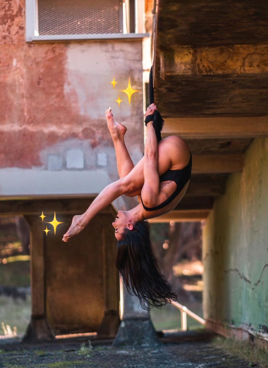 TheArtistKyla's tweet photo. ✨💖➰💥”Enlightenment is literally making yourself lighter!”~David Wolfe💞
#create #aerialarts #movement #artist #DavidWolfe #enlightenment #philosophy #movementartist #LaisCamila #dancer #aerialstraps #joy #sharpenyourdiamond #kylatheartist #glamourfordays #thisisshowgirl https://t.co/FQrfl0wSRT
