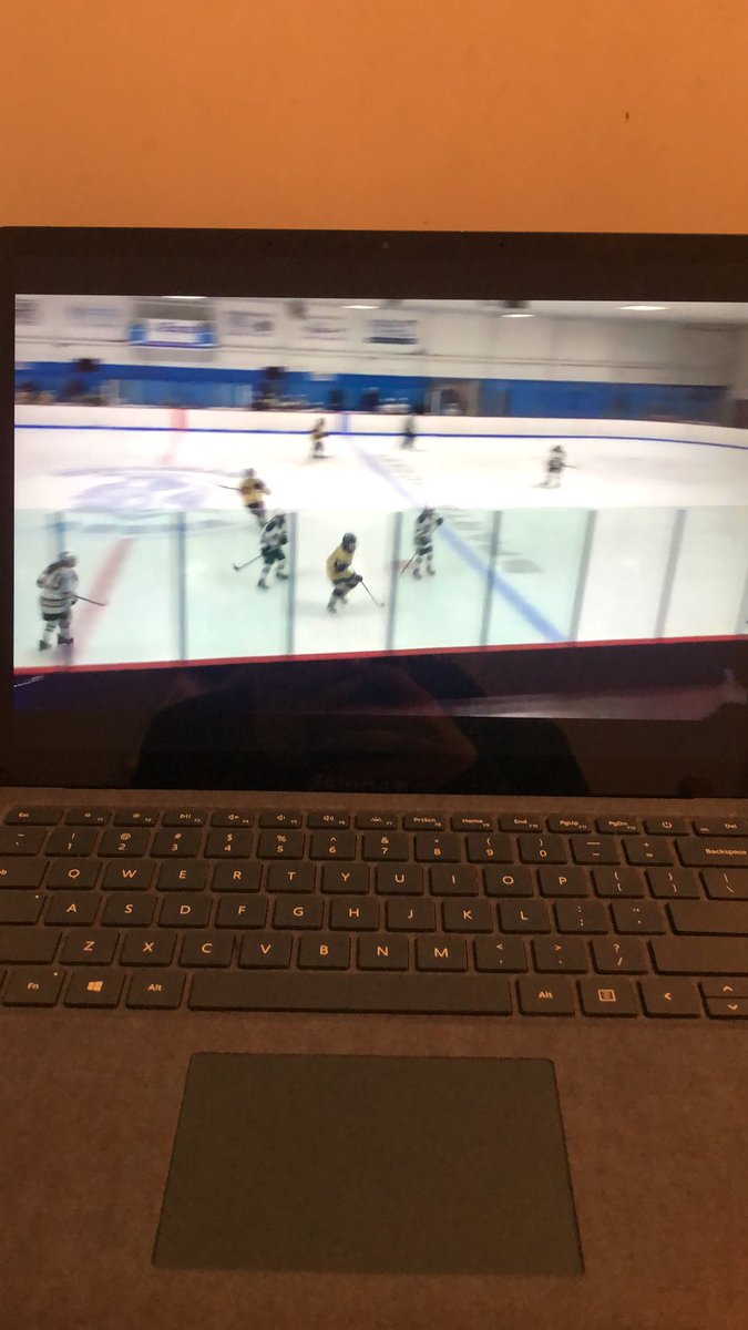 matignon22's tweet photo. Great team, great students! One more game to win @matignon_hockey https://t.co/1f3ua5PwN8