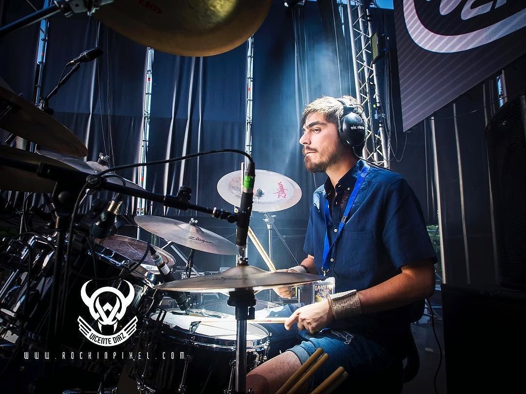 🎂 Feliz sábado, pero más feliz para nuestro aporreador de baterías más querido, que hoy cumple sus 32 palitos! Desde Rosenthal mandamos abrazos virtuales a <a href="/Juanpe_perez/">Juanpe Pérez</a>, que podrá canjear cuando el corona se a la mierda, y los mejores deseos 💚