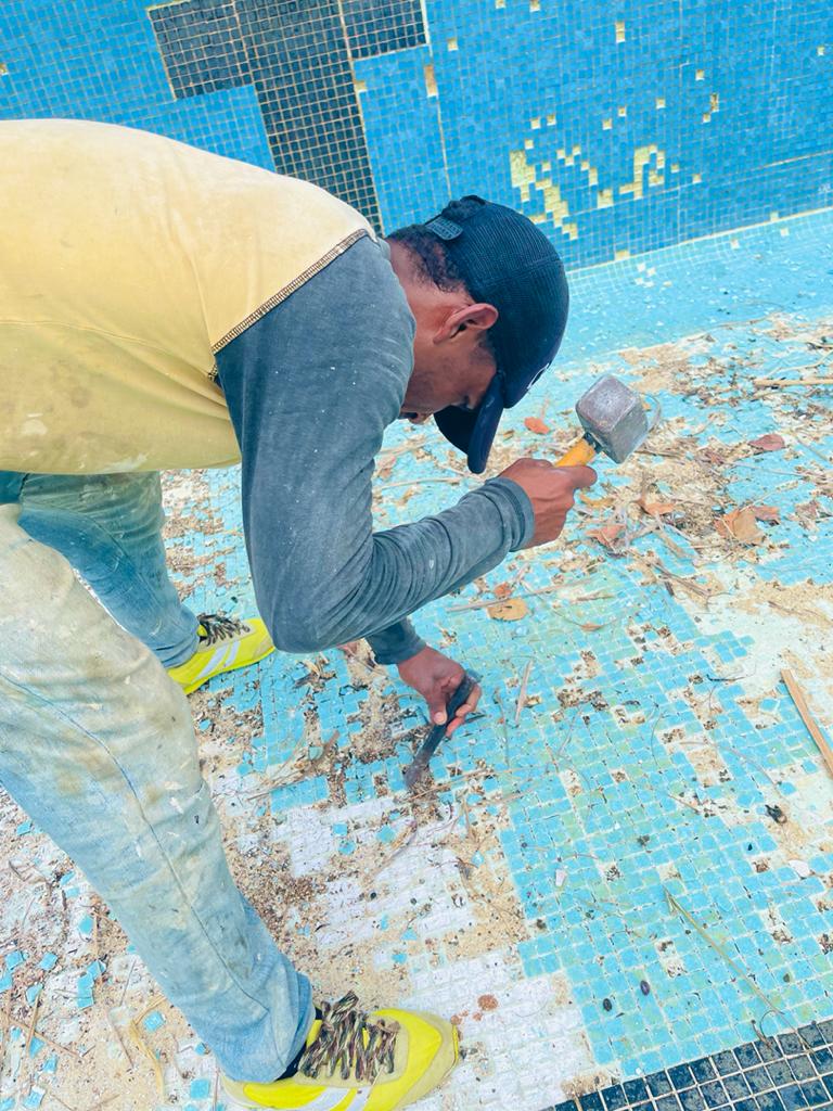 CaraboboGB's tweet photo. De la mano del gobernador de Carabobo, Rafael Lacava, comenzaron los trabajos de rehabilitación integral de la Piscina Olímpica del Complejo Deportivo “Misael Delgado” en Valencia, cuna de la natación carabobeña.

#CaraboboTeQuiero #GestionLacava https://t.co/nh3nU2axYS