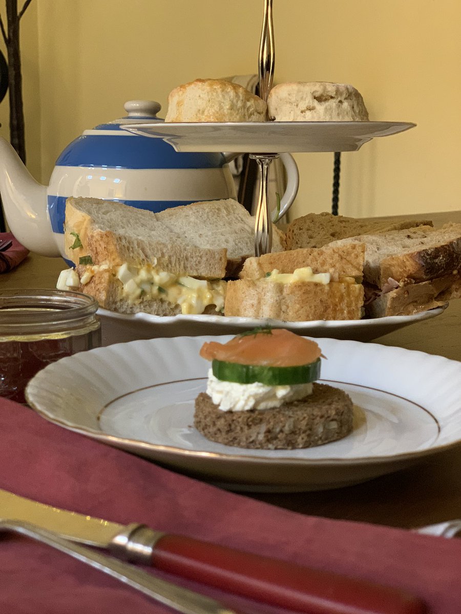 BerwynR's tweet image. Thanks to Steve &amp;amp; Carwyn who delivered a home made Afternoon Tea of canapés, sandwiches, Victoria sponge, scones &amp;amp; a selection of teas.  Kind and thoughtful friends who made this lockdown Saturday a memorable and happy day. ❤️🍰🫖🥪 #LockDownFun #friends #Cardiff