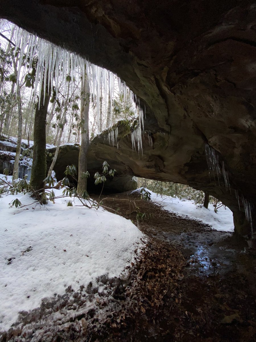 jwbtenn's tweet photo. Found this cool little place. While I was hunting yesterday. #RockArch #WaterFalls #Caves https://t.co/ZmzgiivgH0