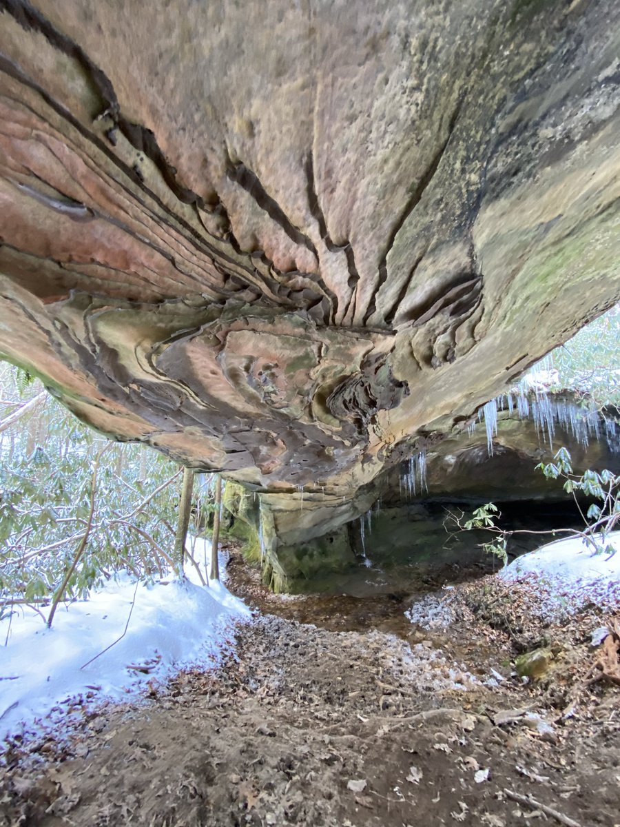 jwbtenn's tweet photo. Found this cool little place. While I was hunting yesterday. #RockArch #WaterFalls #Caves https://t.co/ZmzgiivgH0