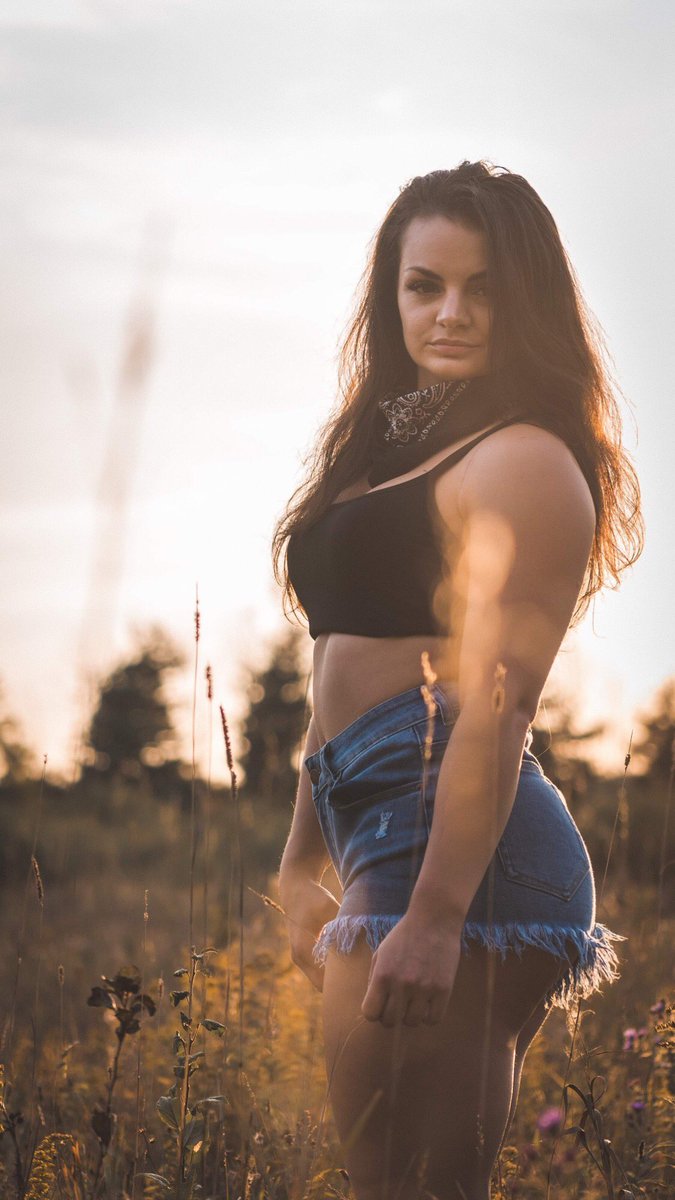 No matter how incredibly short I look at pictures in real life I'm much shorter 😂