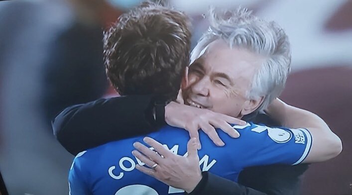 bluekippercom's tweet photo. Everton win 2-0 at our first home.
This is the photo. #EFC 
Show us your photo and we’ll retweet the fuckin lot. https://t.co/PqCdetzu32
