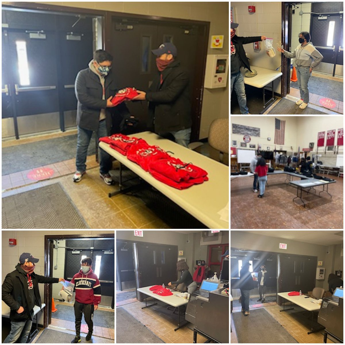 HHSGreyhounds's tweet photo. @HHSGreyhounds students braved the cold Chicago weather to pick up novels, perfect attendance award & swag and JROTC uniforms & shirts! Thank you to our staff volunteers who make days like today happen! https://t.co/4HVQDTzeoU
