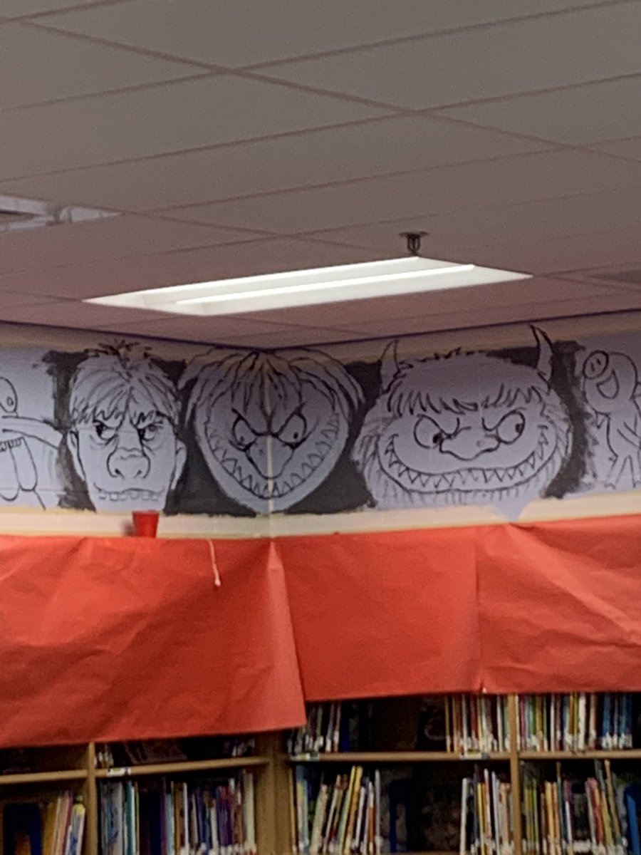 MVESroars_lib's tweet photo. Still in process. Love watching it become @MuralsOnTheWall @mvesroars https://t.co/tLzpgRCuYC