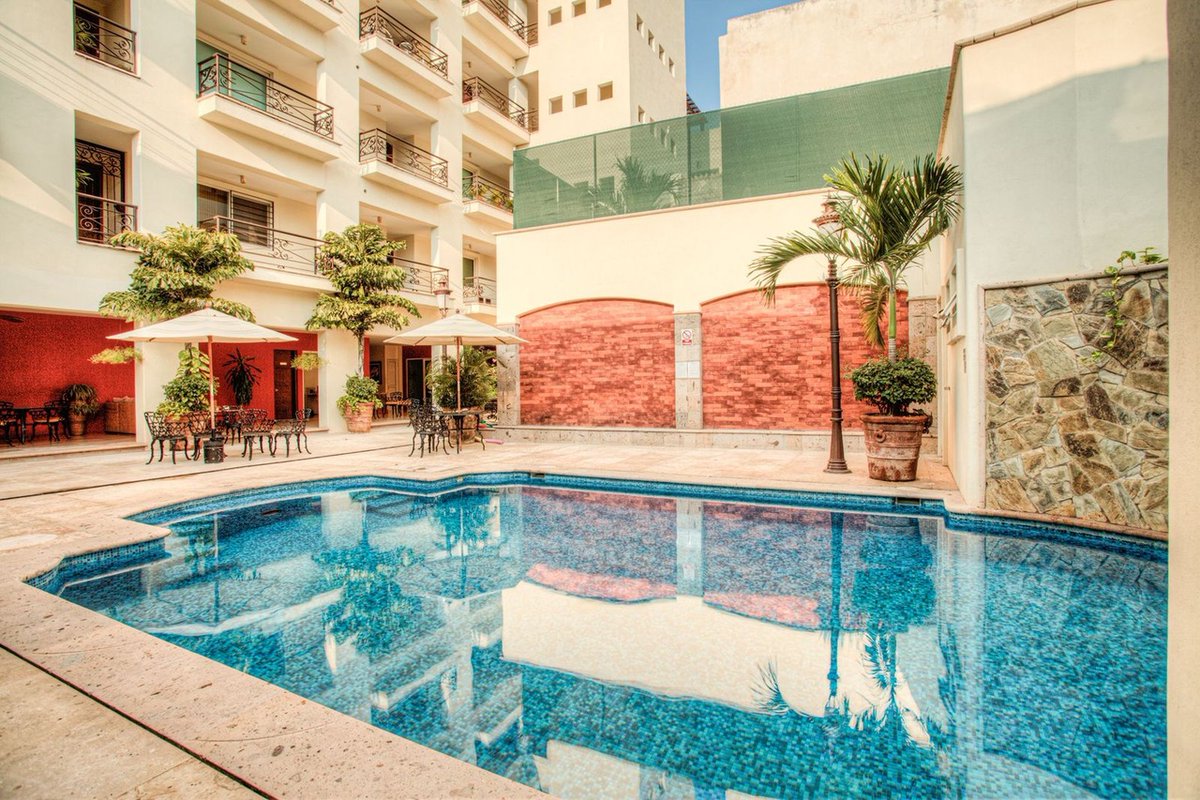 TropicasaRealty's tweet photo. Beautiful condo in the Romantic Zone, charming and fully furnished, 1.5 blocks to the beach, ready for you to live your best life! #movingtomexico #puertovallarta https://t.co/g4DSvFzMoK https://t.co/oPLKeq6I0Z