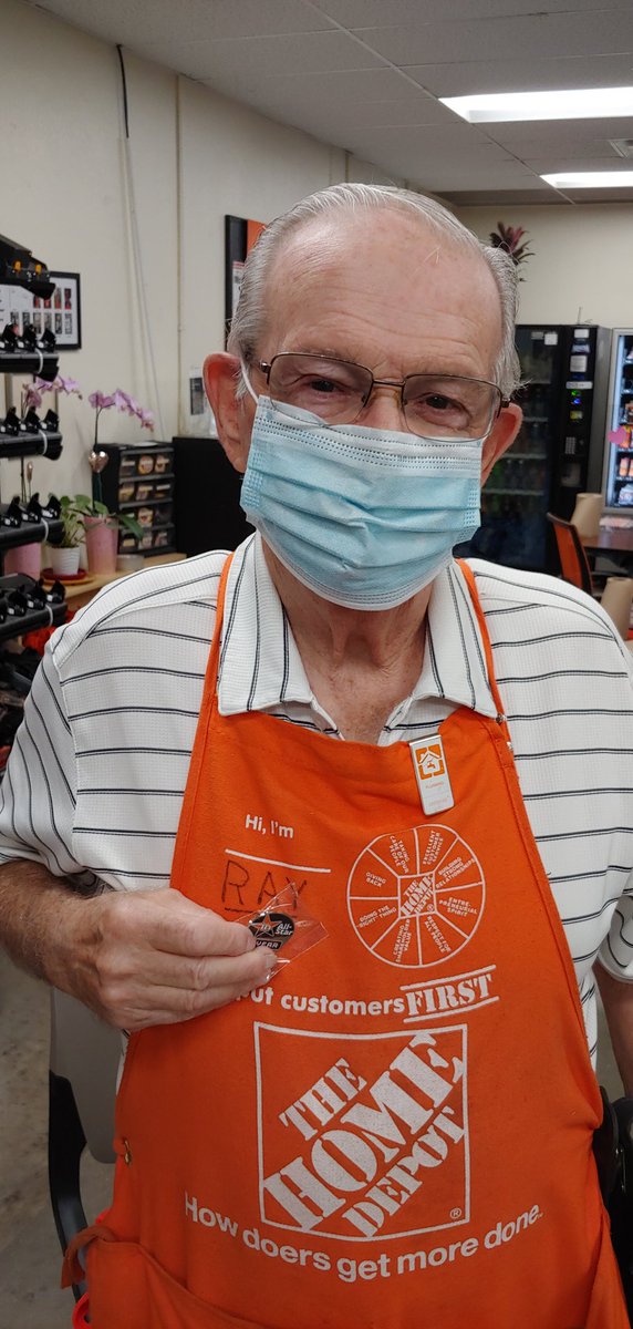 OASM extraordinaire Linda handing out 1 year In Focus All Star pins. Keep the focus on safety team! #Palmcoastproud #SafetyIsPersonal <a href="/HDRessie_8531/">Therese</a> @WardallyJ <a href="/RickGTHD/">RickGTHD</a>