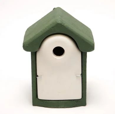 It's #NationalNestBoxWeek!
With natural nesting sites in decline, putting a nestbox in your garden can make all the difference to your local birds. 🐦🐤 @Vinehousefarm 
vinehousefarm.co.uk/bird-care/nest…