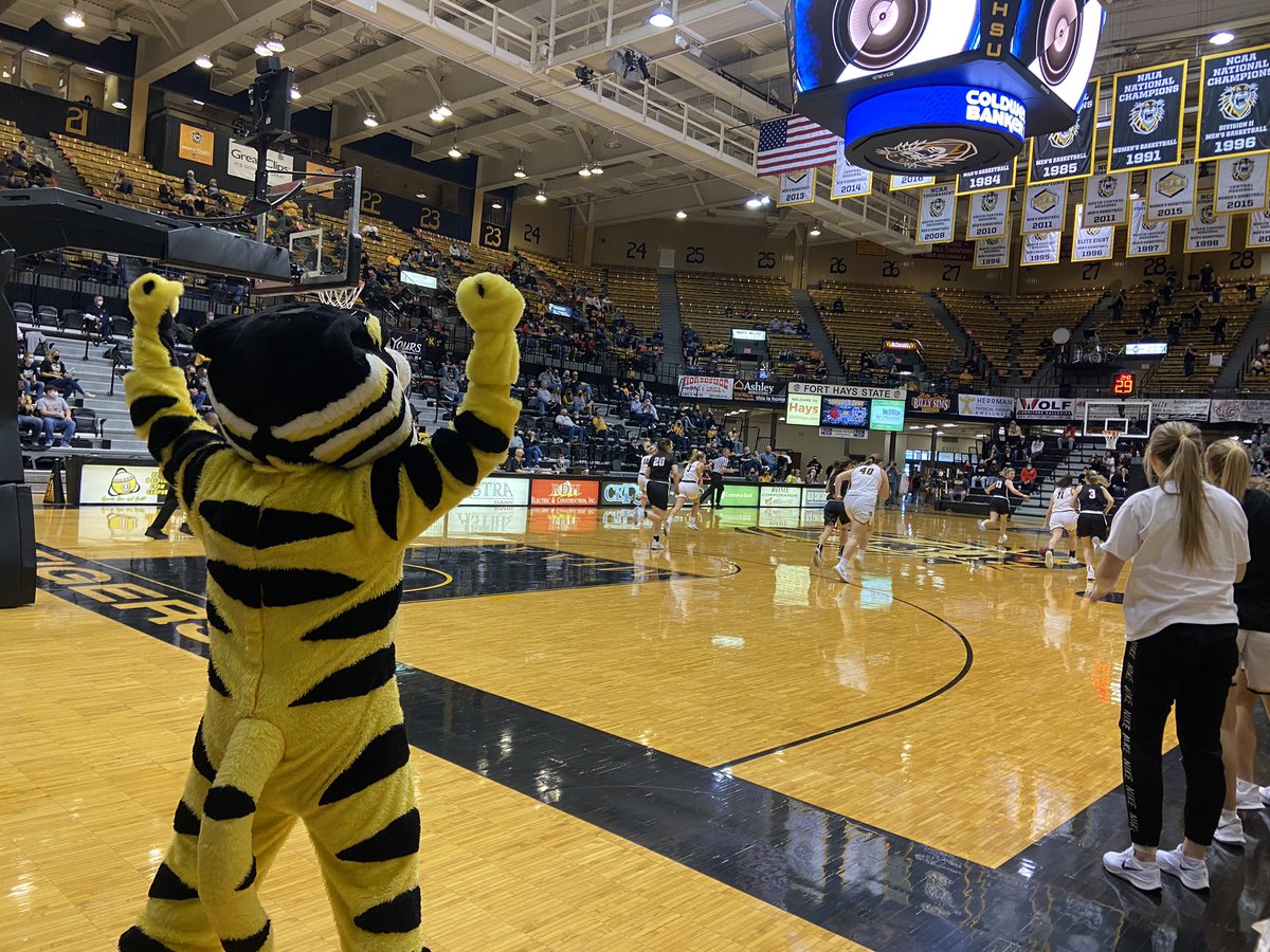 FlyHays's tweet image. We are proud to be sponsoring today’s @FortHaysState Basketball games! Can’t wait to give away 2 round trip tickets to Denver at EACH halftime! #FlyHays