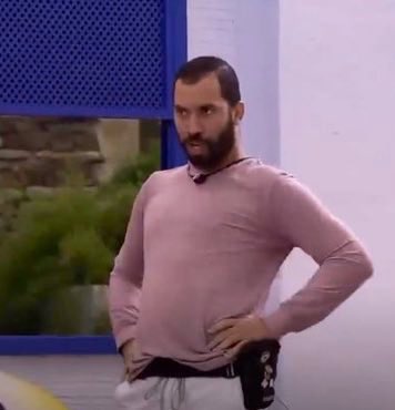 ninas1lva's tweet photo. A mesma energia #BBB #BBB21

tag: NÃO SOU IDIOTA NÃO/ AGORA SIM /Kobra Conká /Hoje o BBB /VOCÊ JOGA /BAIXADA /Nova Iguaçu /ELA ACORDOU /Tchau Karol https://t.co/YpxeHJJkxd