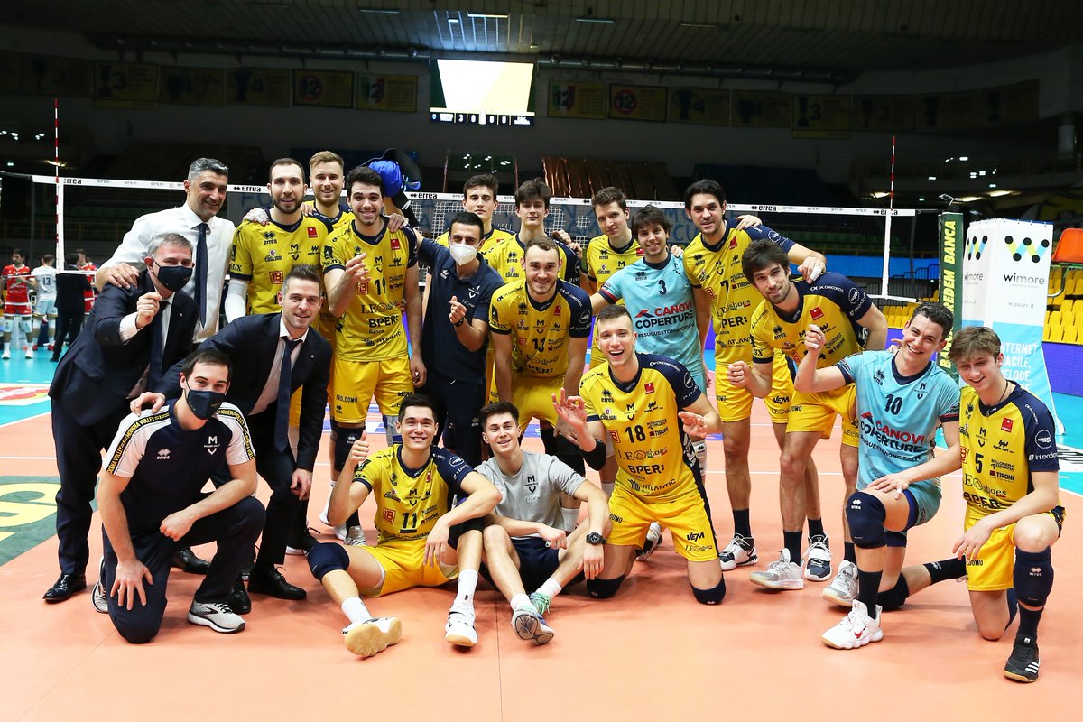 modenavolley's tweet image. SI PARTE ALLA GRANDE! 💛💙

#ModenaRavenna
#Noisiamolasquadra