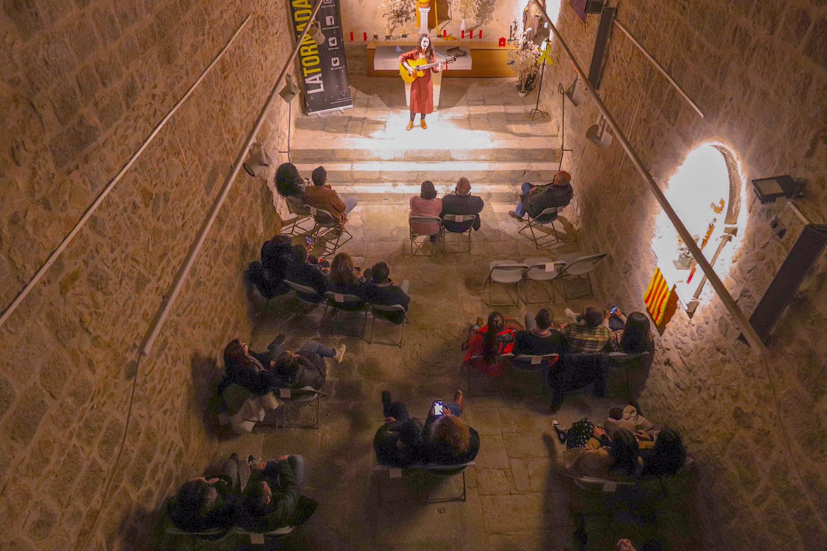 La Tornada tweet media