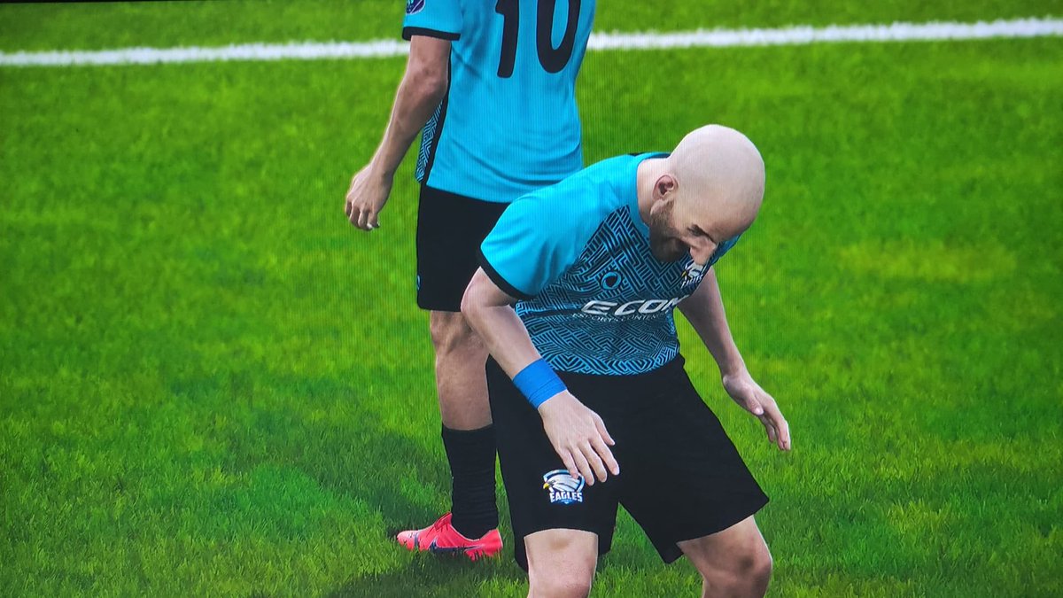 Ruben94_PES's tweet photo. ¿Alguien me estaba buscando? @e_contenders @EditemosPES Ya estoy aquiiiiii... #hazteleyenda https://t.co/rs25g1WLJT