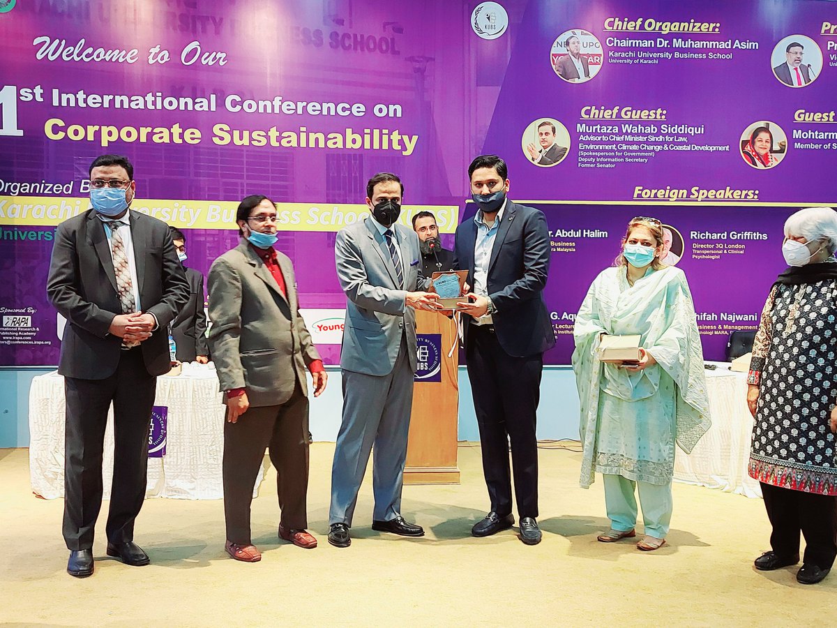 SMoazzamQureshi's tweet image. An International Conference &amp;amp; Webinar focusing on Corporate Sustainability was held at #KUBS. 

Chief Guest was Barrister @murtazawahab1.

Syndicate Members of Karachi University @Sadiajavedppp (MPA), @SMoazzamQureshi (MSC) also attended the conference.