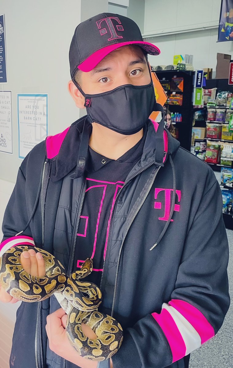 TMoTruckWestMO's tweet photo. Yoga the Python reps Team Magenta, are your with us? Join us at Pets Go Here in Gardner, KS. Switch to @TMobile while you adopt a new pet. Ask us about #SyncUpPets to go along with your new family member too. #TruckLife #STRTakeover πΆπ»π https://t.co/Cg93lF16gT