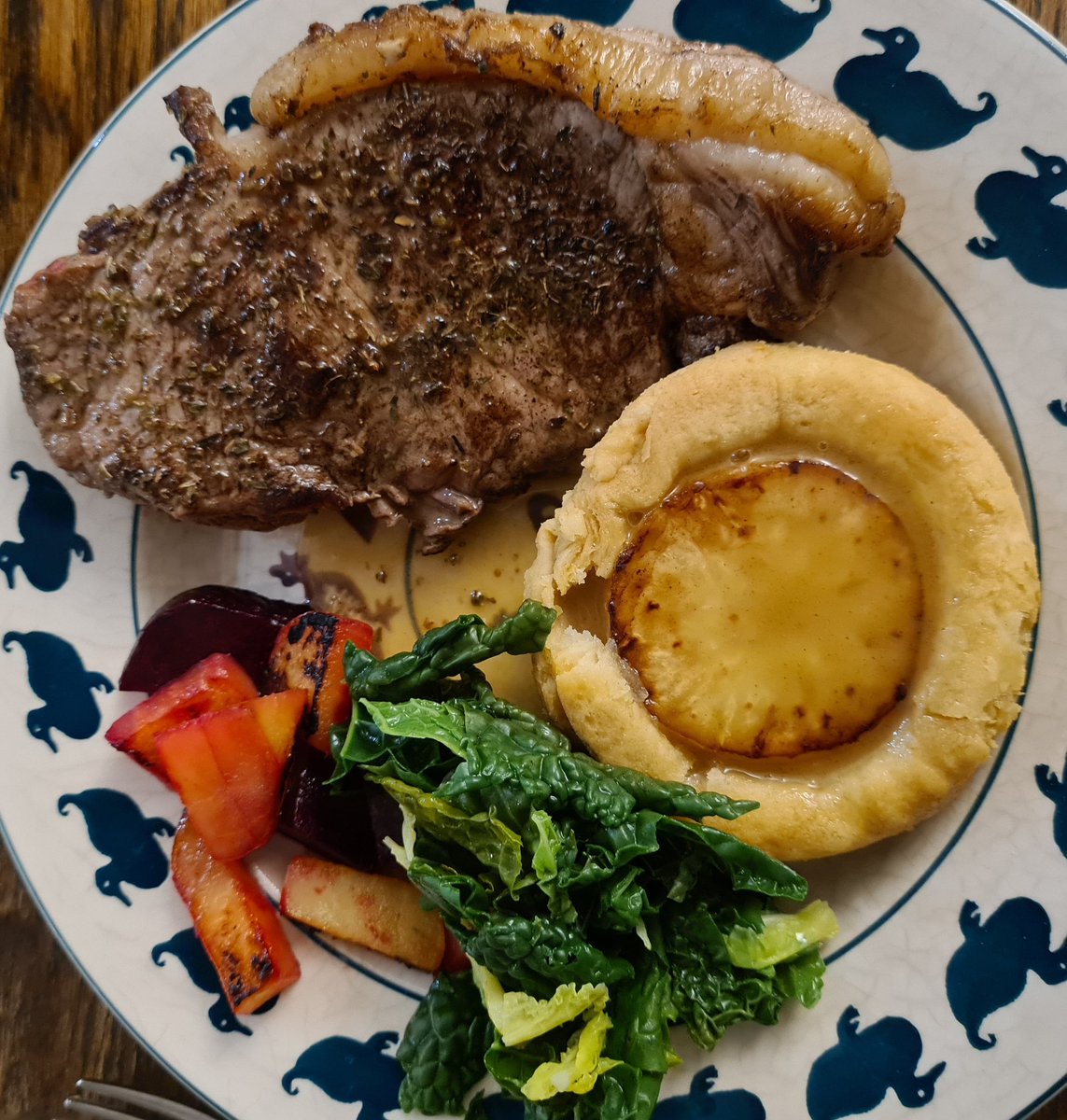 Lovely Saturday dinner. Sirloin from <a href="/ArtofmeatJon/">Jon West</a> and celariac tarte Tatum.