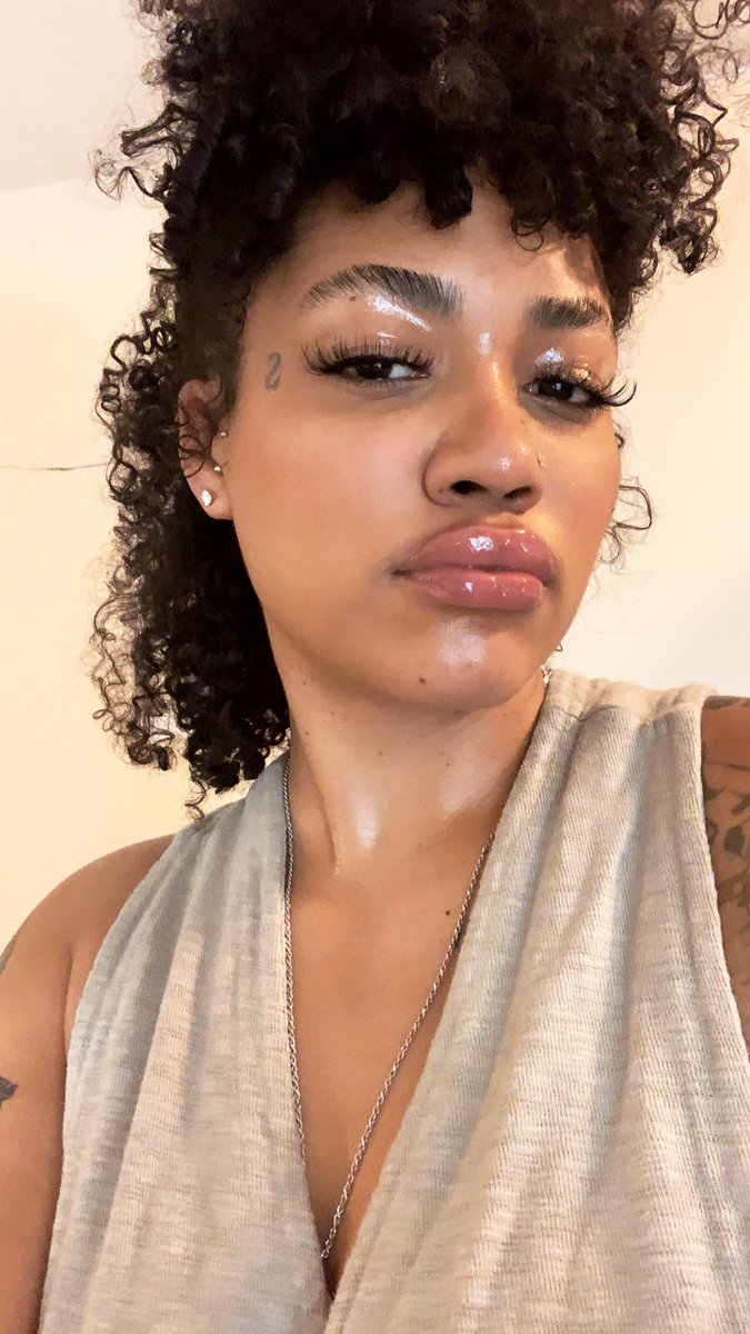 Babyyhairz's tweet photo. We all got bags full of shit that we don’t want but I can’t unpack it for you baby https://t.co/YF4D8WpOSu