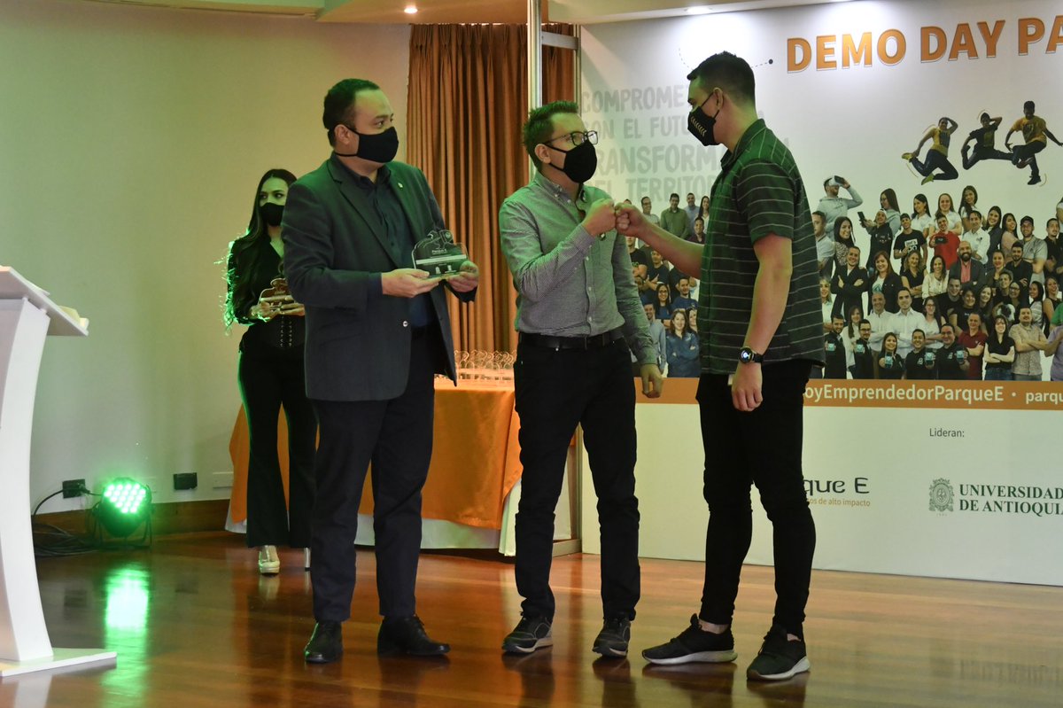 AlejandroAriasG's tweet photo. Esta semana cerramos una nueva edición de #ParqueE, que para este año acompañó a 60 emprendimientos de diversos sectores y, con estos, ya suma 610 desde su creación. https://t.co/hz9KSda8TT