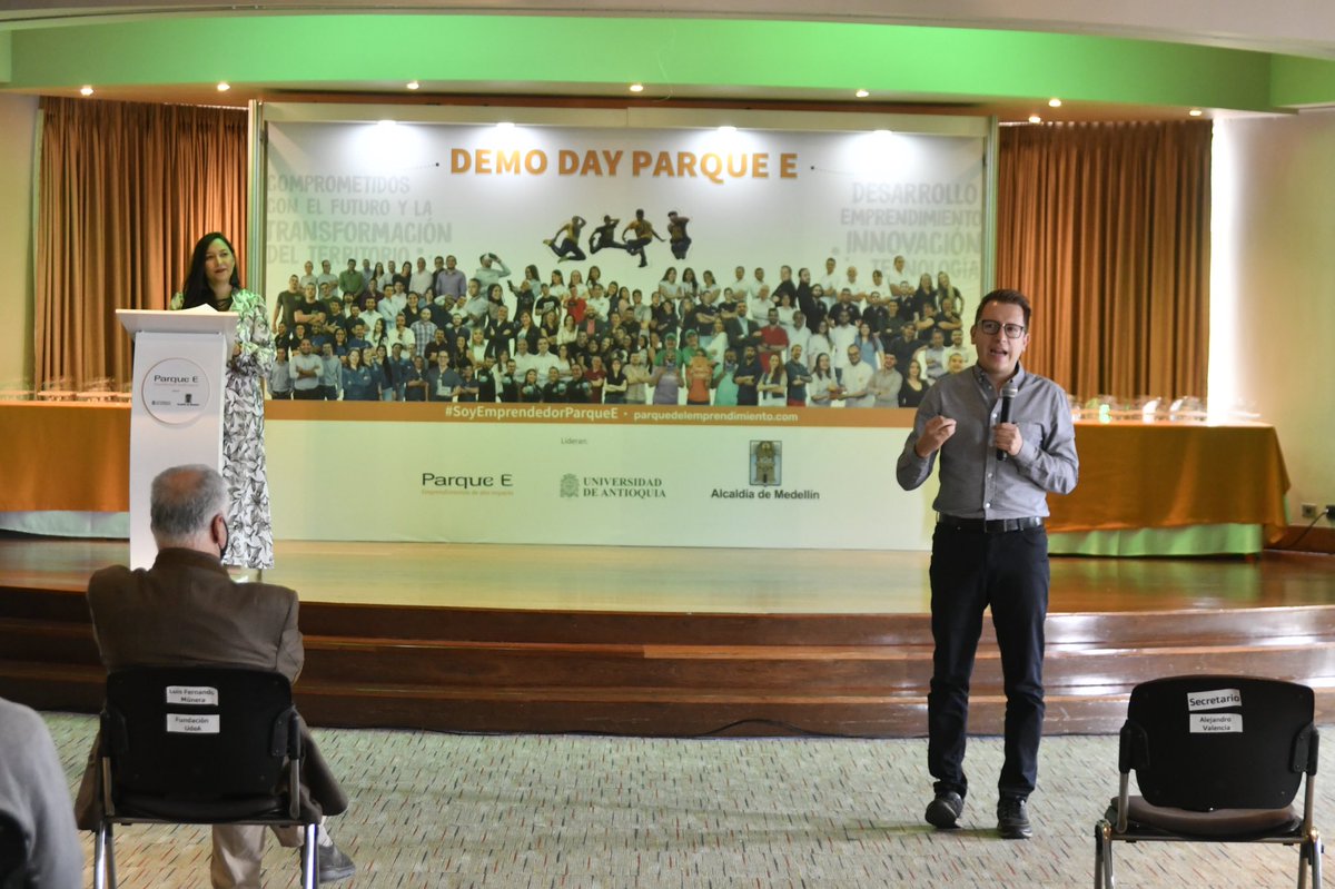 AlejandroAriasG's tweet photo. Esta semana cerramos una nueva edición de #ParqueE, que para este año acompañó a 60 emprendimientos de diversos sectores y, con estos, ya suma 610 desde su creación. https://t.co/hz9KSda8TT