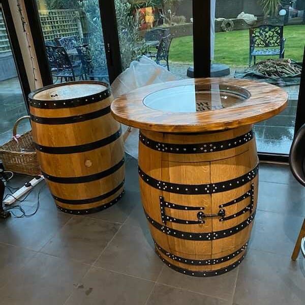 bespokebarrels1's tweet photo. Loved this one! 2 barrel tables looking great in their new home! #barrels #barrelbar #barreltable #barreldrinkscabinet #barrelfurniture #homebar #lockdownbar #gardenbar #mancavebarrel #personalisedbarrels #themedbarrels #custombarrels #liverpoolbarrels #barrelsliverpool https://t.co/NQy4WIdqFA