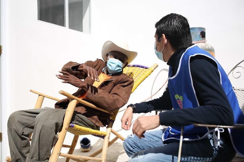 dif_tam's tweet photo. A través de #ReconstruyendoEsperanzas entregamos un cuarto rehabilitado a Doña María del Refugio quien vive con su esposo Don Herminio de 95 años y que padece de Alzheimer y un hijo que padece de parálisis cerebral, en #CdVictoria @gobtam #TodosSomosTam #Tamaulipas https://t.co/2qanHd0l2A