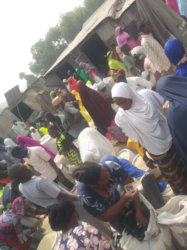 IamMkyari's tweet photo. Local Rice Market, #Gieri LG, Adamawa.
The banned of importation of rice has give hope as well as closure of border is a potential opportunity to our local marketers, Nigeria
Local Rice determine the demand in our community, multiple-stage sample of local Rice in the market. https://t.co/l05MYgKCzB