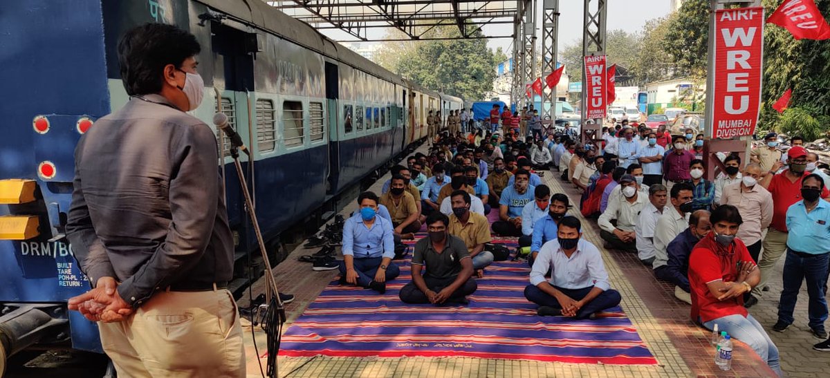 JagdishMahida4's tweet photo. We need job railway 🚂🚃🚃🚃 Act apprentice,,, We want justice ⚖️⚖️⚖️ railway 🚂🚃🚃🚃 Act apprentice pleaszzzzz 😭😭😭🙏🙏🙏
#saverailapprenticelives 
@PiyushGoyal @PiyushGoyalOffc @HqNrmu @AIRAAAOFFICIAL @airfindia @RailMinIndia @rashtrapatibhvn @Mayawati @RahulGandhi https://t.co/pYIcBQzmUH