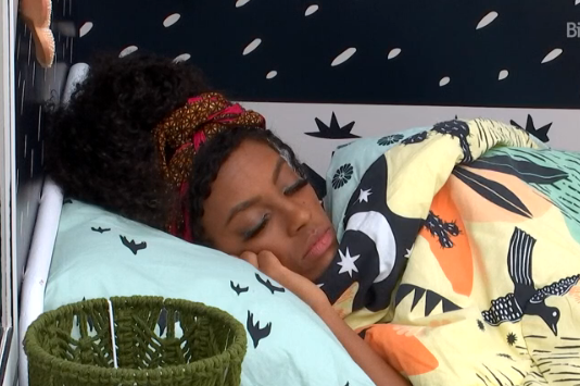 IsmaikSouza's tweet photo. olha esse anjinho dormindo, aposto que ta sonhando que ta cancelando alguem

#BBB21 #ForaArthur 
Hoje o BBB // O GIGANTE ACORDOU // Karol o Caio https://t.co/dm9eoVqVje