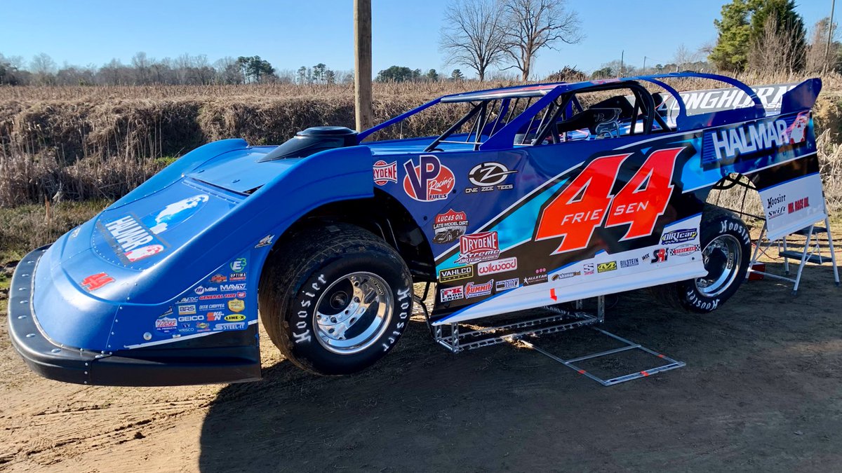 ColePerkins12's tweet photo. After racing last night @DAYTONA with the @NASCAR_Trucks, @StewartFriesen has made the overnight haul to @LakeViewDirt to make his debut with the #Xtreme @DIRTcar_Racing Series this afternoon. https://t.co/jpYoyrBJic