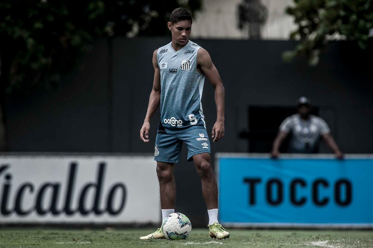 instasantosfc_'s tweet photo. Novo visual do CT Rei Pelé 🔜🚀 https://t.co/LyEGcXE1O2
