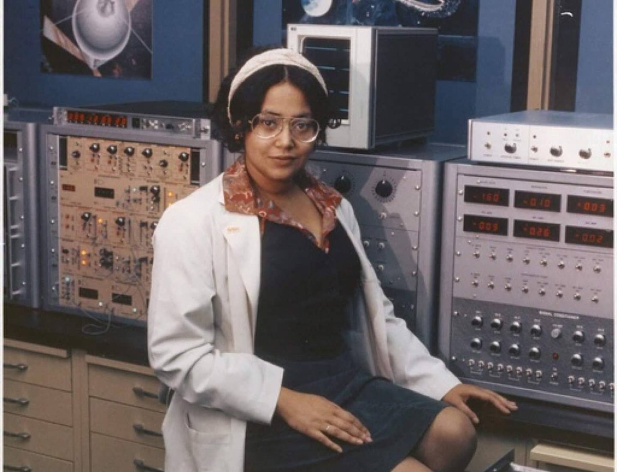 fems4STEM's tweet photo. Patricia S. Cowings is an aerospace psychophysiologist, and was the first black female scientist to be trained as an astronaut by @NASA.

#fems4STEM #aishanicole #thesteministbrand #girlscantbewhattheydontsee #representationmatters #girlsinstem #STEM #womeninstem #blackHERstory https://t.co/ck2RWSGdww