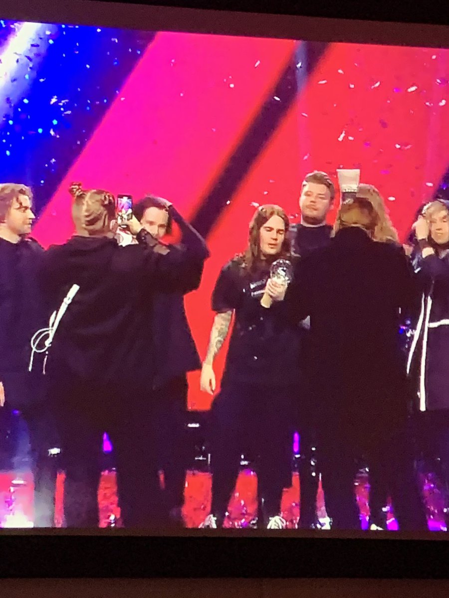 RiinaAikio's tweet photo. Mahtavaa oululainen #blindchannel voittoon, huippua, onnittelut!! 🔥🔥🔥 #Oulu #UMK21 #MunOulun mukaan pystin on kaiken lisäksi suunnitellut oululaislähtöinen suunnittelija. Ouluun saadaan kesäksi vieläpä kaks uutta metallifestaria. Ei ole sattumaa! #MetalCapital #NorthofHell https://t.co/dG3zjMKVaU