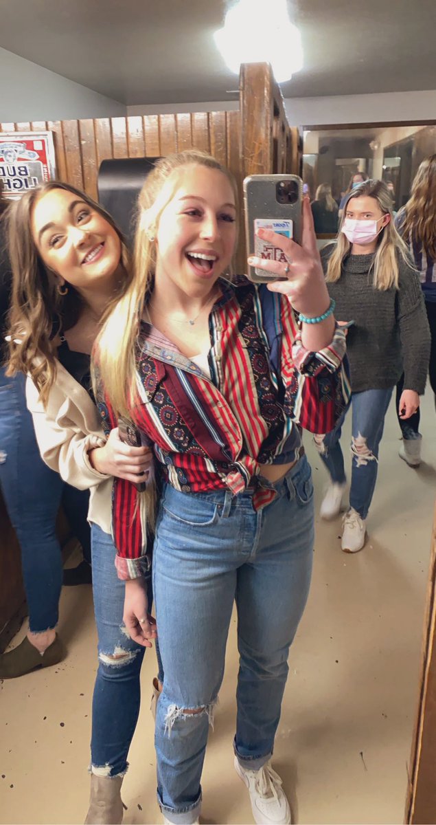 shelbi_whitaker's tweet photo. Last nights adventures https://t.co/RjblWMwpOm