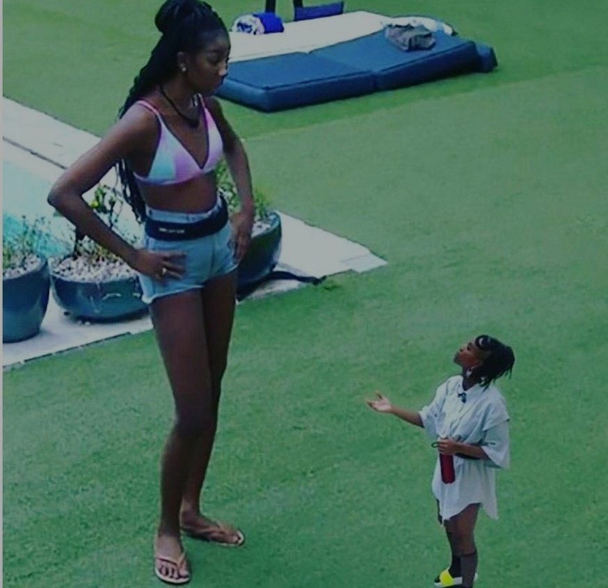 Camilinha fala mamacita senta #BBB21